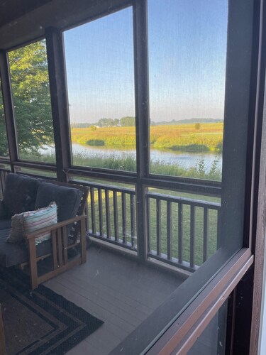 Geneva IL close to LIV GOLF Rich Harvest Gorgeous 4 bed home