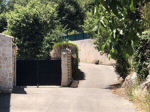 Property grounds - Au Centre de la Côte Dazur Villa Familiale Avec Piscine au Calme (Gattières)