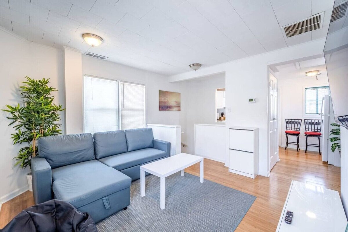 🌊 Luxury Beach Escape A2 | Steps to the Beach | Prime 72nd St. Location 🏖️