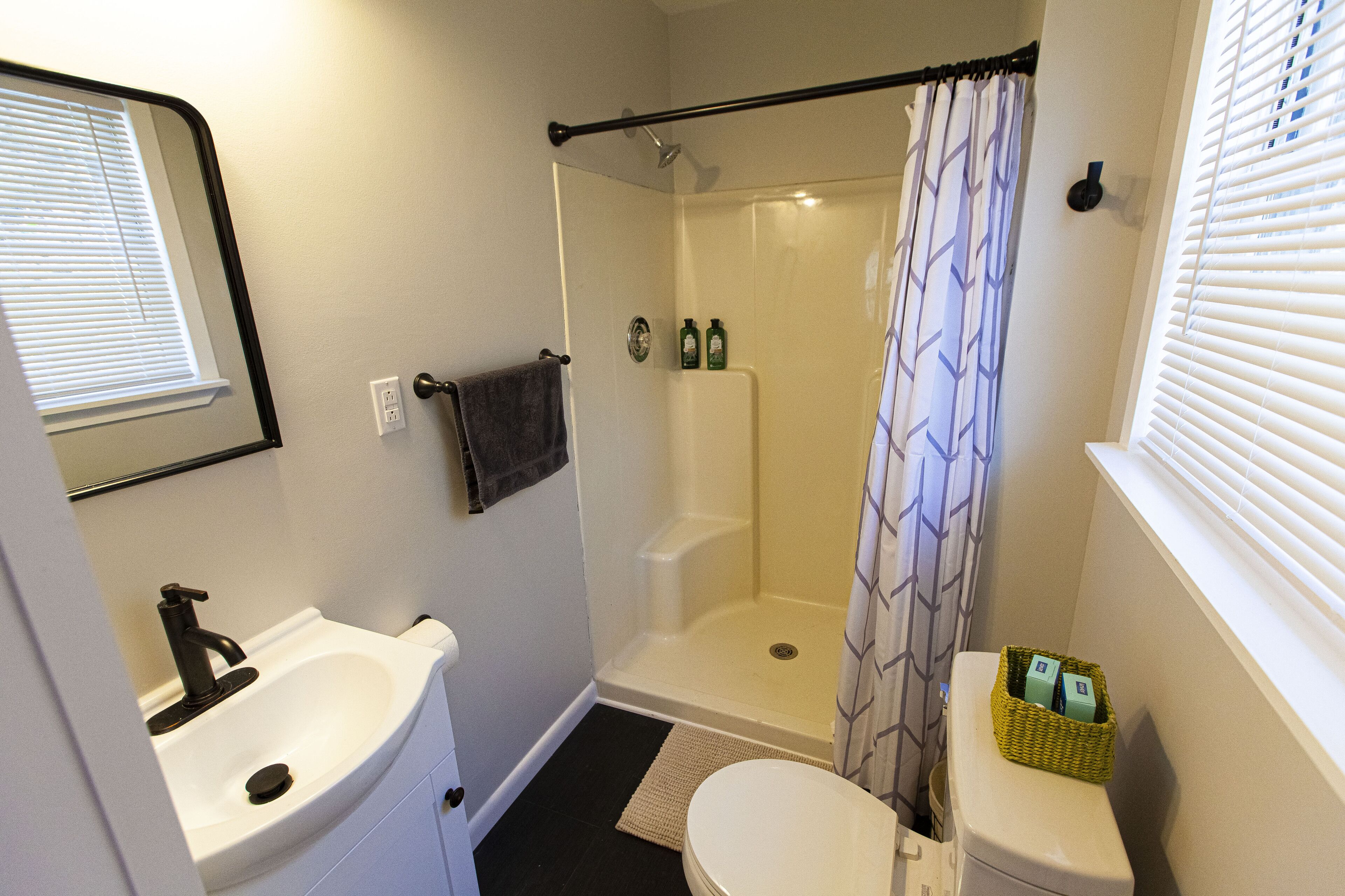 Bruser, hårtørrer, håndklæder, Sæbe