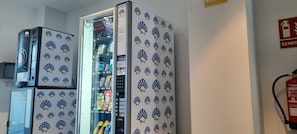 Vending machine - Albergue Playa Sabarís - Hostel (Baiona)