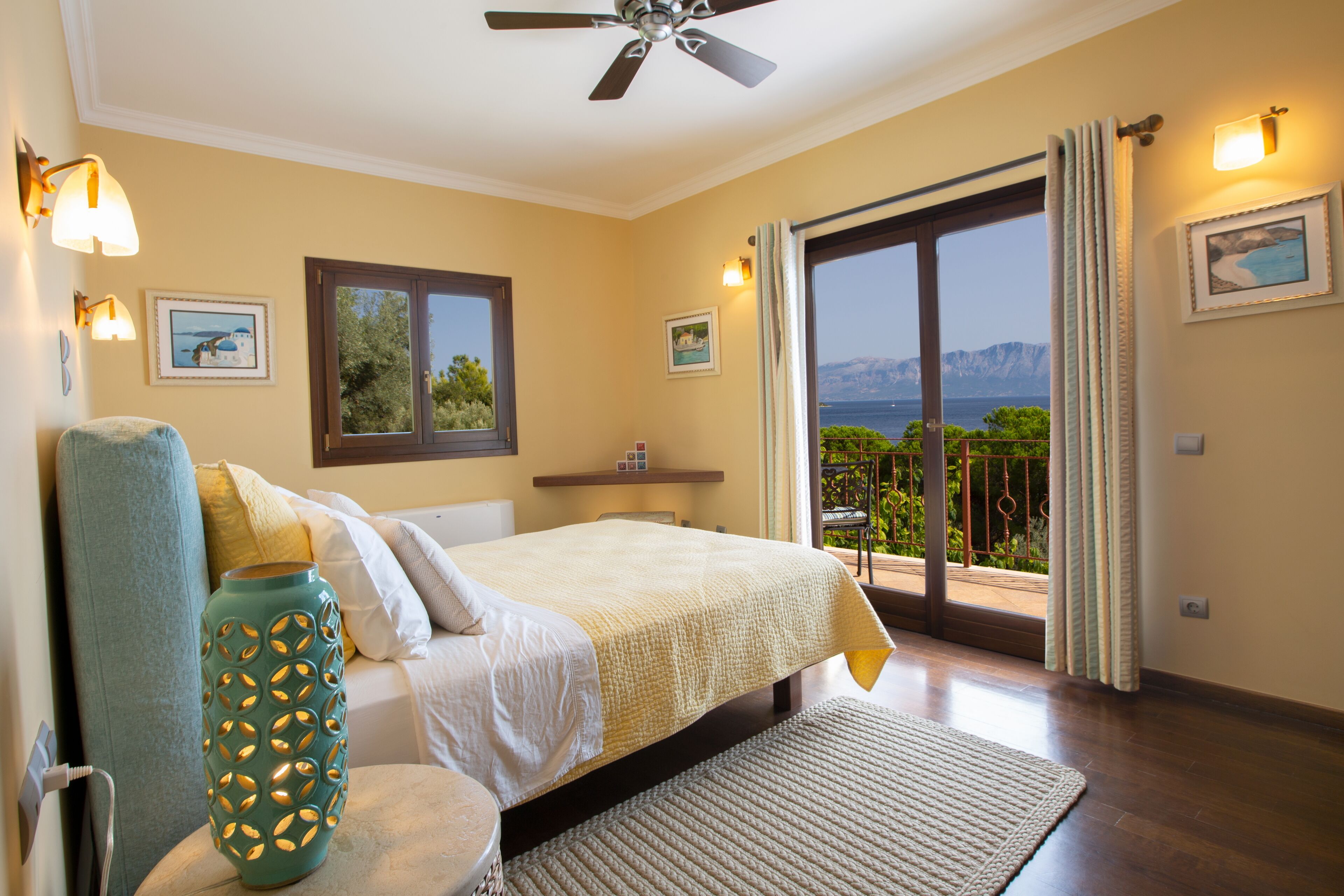 5 dormitorios, tabla de planchar con plancha, cuna de viaje y wifi