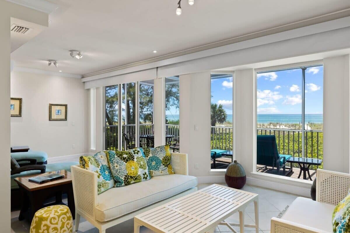 Televisio, DVD-soitin, työhuone