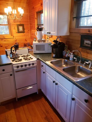 冰箱、微波炉、烤箱、炉灶