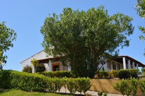 Exterior - Country house with private pool and panoramic views. (Alverangel)