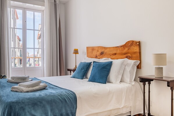 Iron/ironing board, travel crib, free WiFi, bed sheets