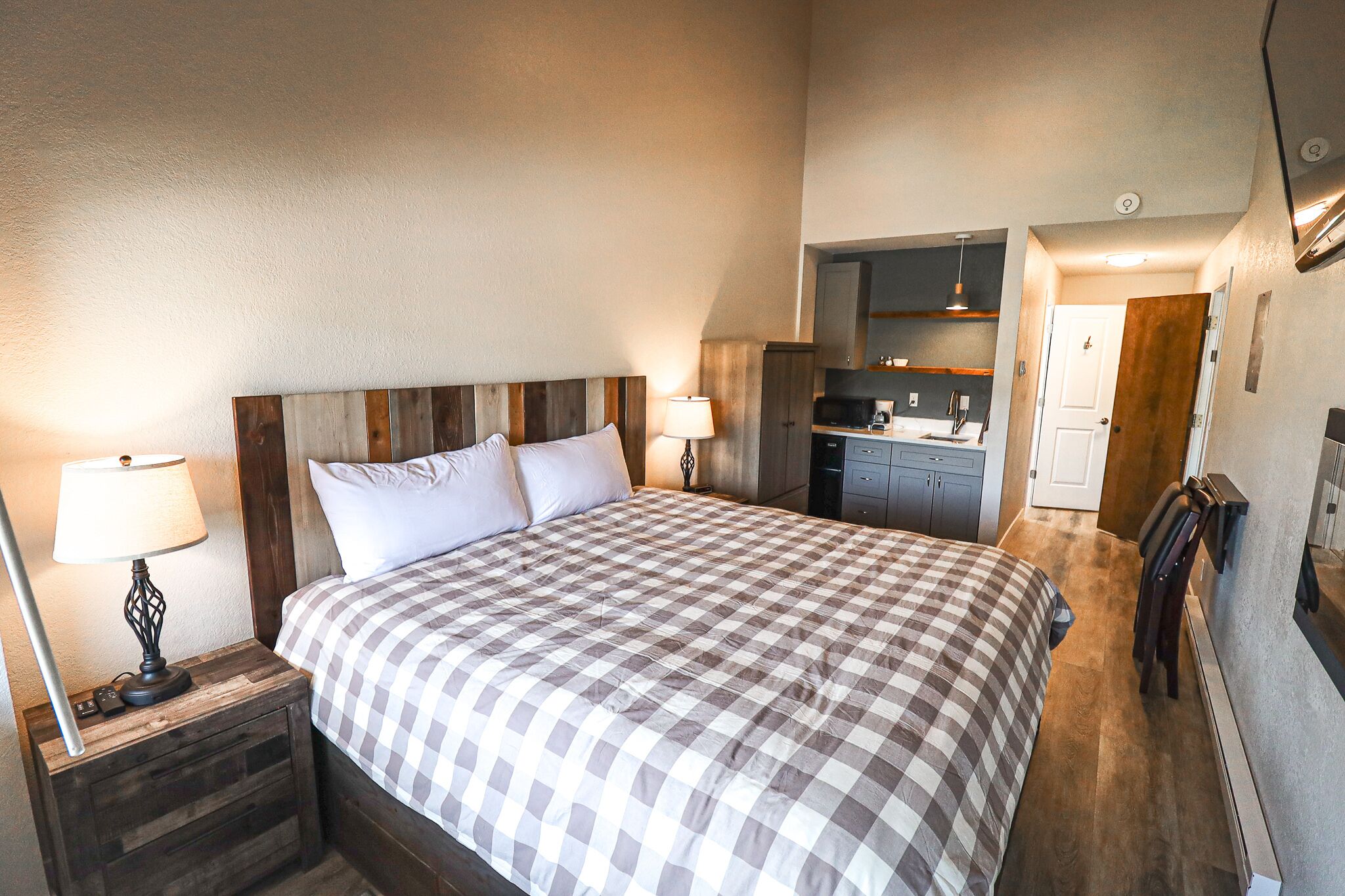 1 bedroom, desk, iron/ironing board, WiFi (free)