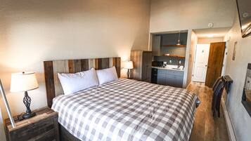 1 bedroom, desk, iron/ironing board, WiFi (free)