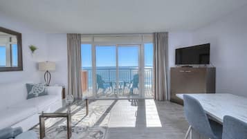 Condo, 1 Bedroom, Oceanfront (605) | 2 bedrooms, individually decorated, individually furnished, free WiFi