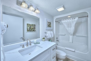 Condo, 2 Bedrooms, Oceanfront (1201) | Bathroom | Towels