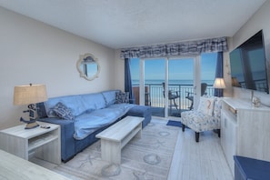 Condo, 2 Bedrooms, Oceanfront (706) | Living area