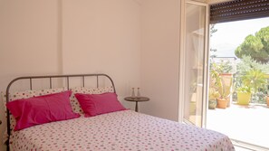 2 camere, una scrivania, Wi-Fi gratuito, lenzuola