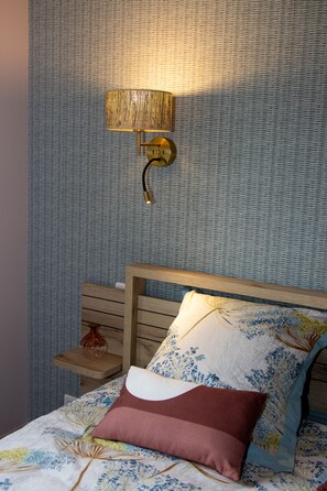 3 habitaciones, tabla de planchar con plancha, wifi y ropa de cama