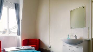 Free WiFi, bed sheets