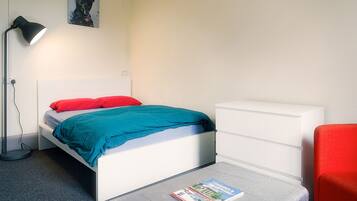 Free WiFi, bed sheets