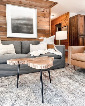 Smart-TV, videospill, bordtennis og bøker