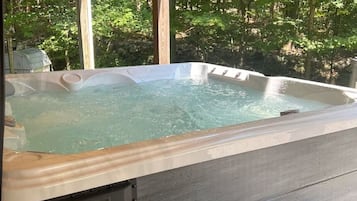 Bain à remous extérieur