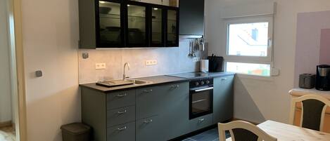 冰箱、烤箱、炉灶、洗碗机