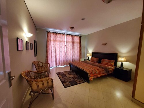 Rove Lodging-3 Bed Room Apartment| Mountain View