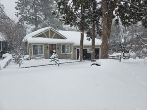 Exterior - Cozy Mountain Retreat in Big Bear (Sugarloaf)