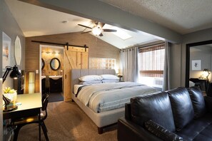 3 soverom, skrivebord, strykejern/-brett og wi-fi (inkludert)