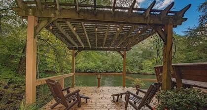 Caney Creek Luxury Glamping Wagon Riverside Resort