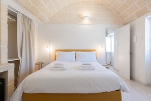 7 slaapkamers, een bureau, een strijkplank/strijkijzer, gratis wifi