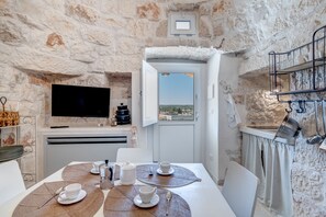 Dining - Treggi cottage 500 meters from Ostuni (ostuni)