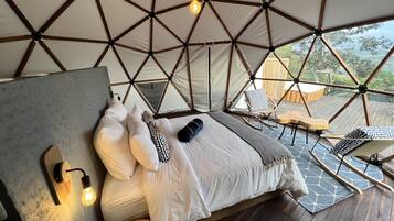 Superior Double Room | Premium bedding, minibar, bed sheets