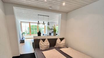 1 bedroom, desk, free WiFi, bed sheets