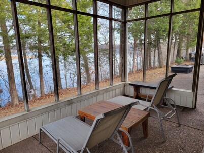 Single Level Lakehouse Retreat