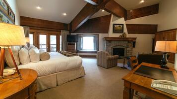 Suite, 3 Bedrooms | 3 bedrooms, laptop workspace, free WiFi