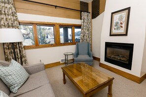 TV, fireplace - Bald Eagle Three Bedroom Suite in the Heart of Park City by RedAwning (Park City)