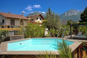 Piscina a l'aire lliure de temporada 