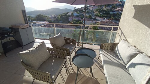 Proche plage du Ricanto et aéroport 4 personnes