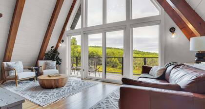 Luxury Mountain Chalet with Fireplace & Hot Tub