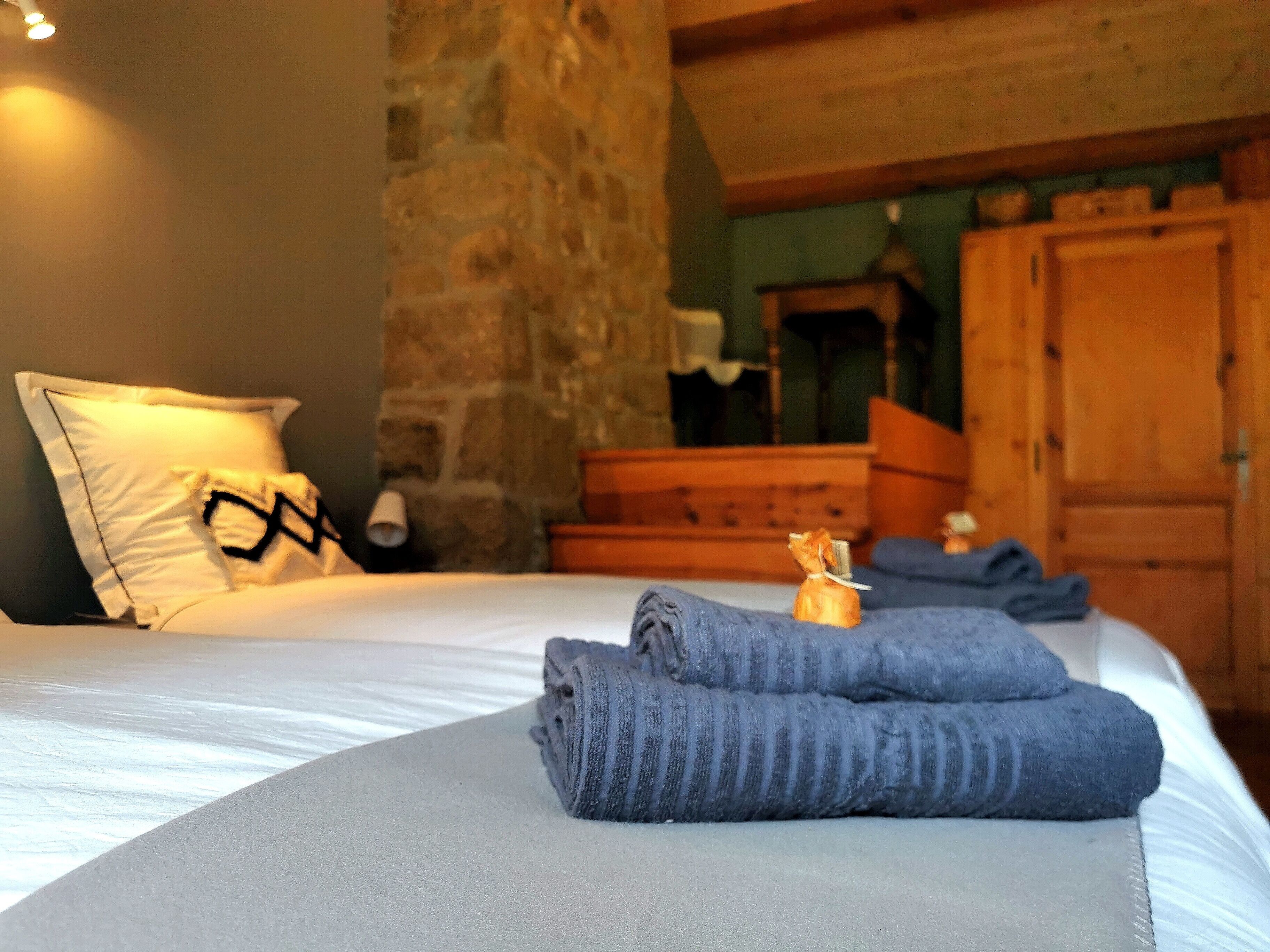 10 bedrooms, desk, iron/ironing board, free WiFi