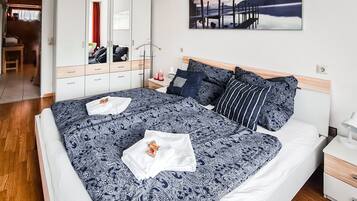 2 Schlafzimmer, Schreibtisch, Reisekinderbett, kostenloses WLAN