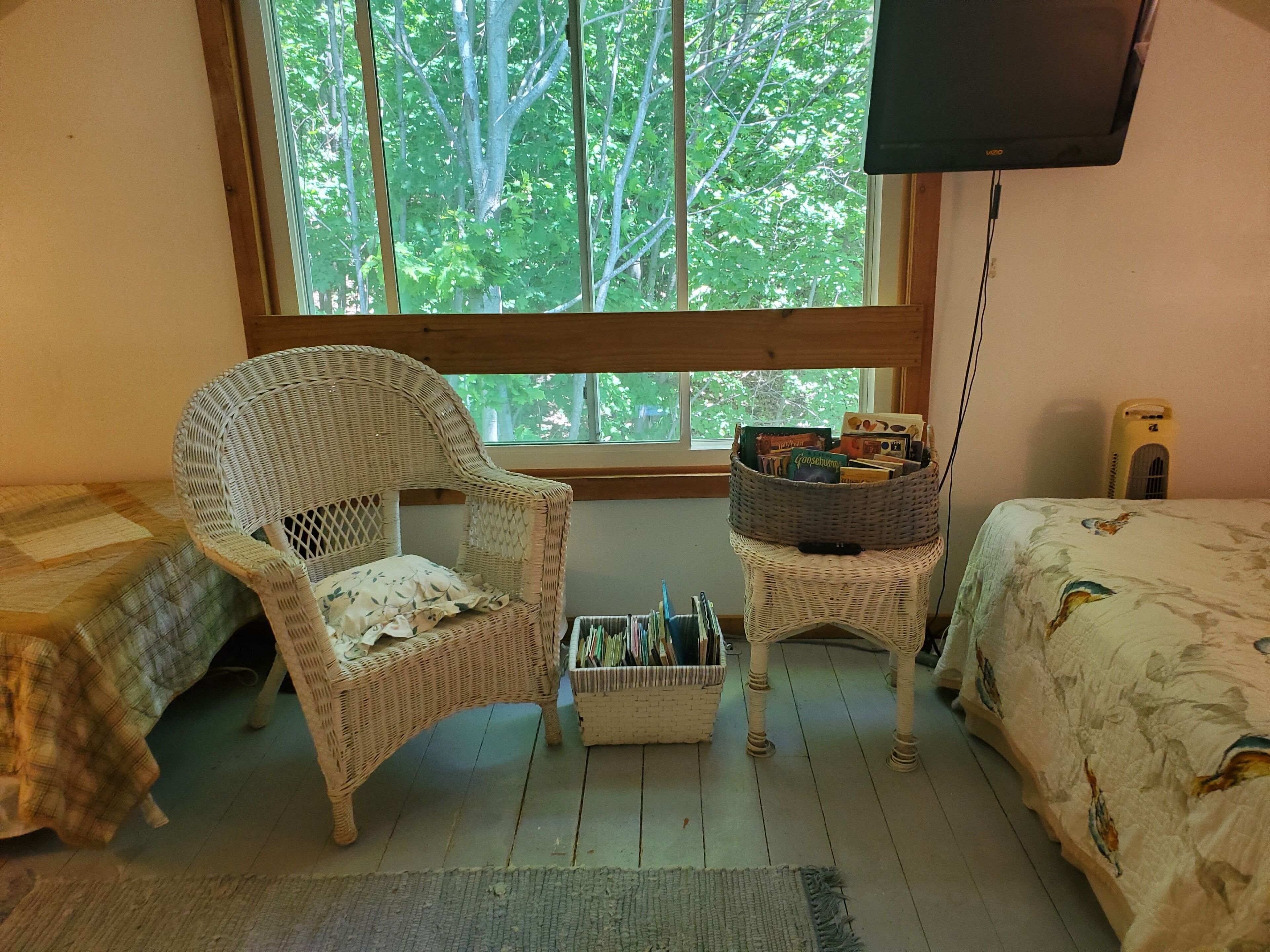 Arcadia BeachView Cottage- Lake Michigan is ready for you just across the lane!