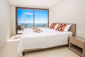 5 bedrooms, in-room safe, iron/ironing board, travel cot