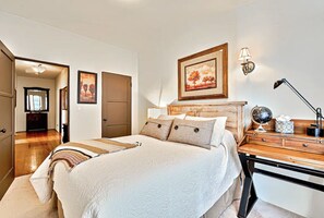 3 Schlafzimmer, Schreibtisch, Bügeleisen/Bügelbrett, kostenloses WLAN