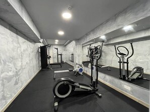 Fitness facility - Orange 3: Studio Apartment in St. Julian's (Swieqi)