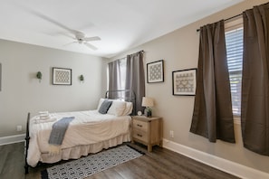 2 bedrooms, desk, free WiFi, bed sheets