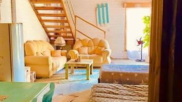 Deluxe Cabin | Individually decorated, individually furnished, desk, laptop workspace