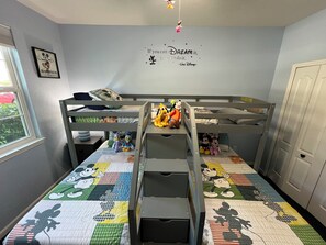 3 chambres, fer et planche à repasser, lit parapluie, Wi-Fi gratuit