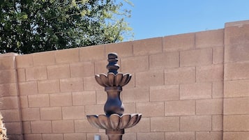 المنطقة المحيطة بالمنشأة