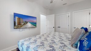 3 bedrooms, desk, iron/ironing board, WiFi