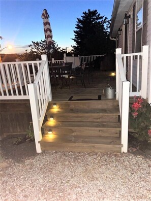 Outdoor dining - Cozy Lakeside House w/Loft - Sleeps 6 - Close to Burnside, Somerset & Lee's Ford (Somerset)