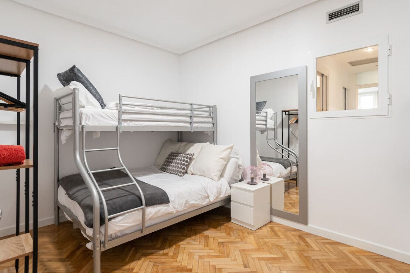 4 bedrooms, desk, iron/ironing board, travel cot