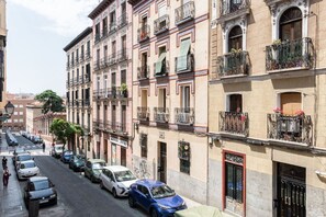 Third-party on-site parking